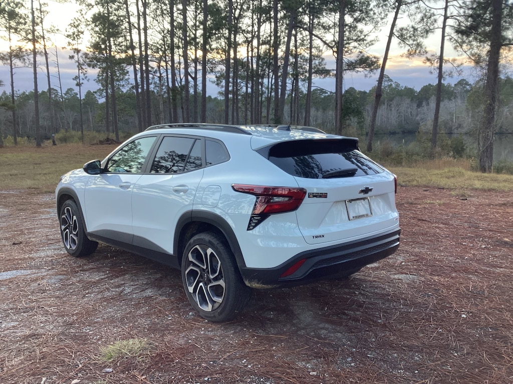 Used 2025 Chevrolet Trax 2RS SUV