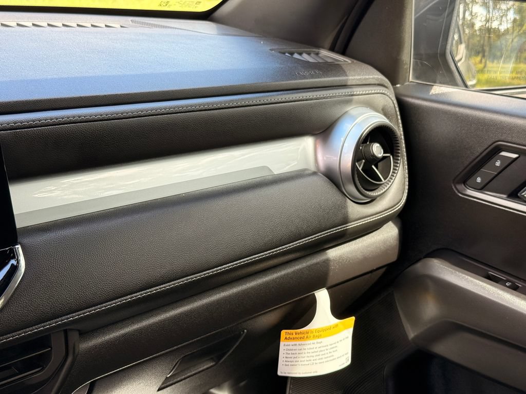 2025 Chevrolet Colorado LT - Photo 19