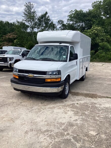2025 Chevrolet Express Cutaway 3500 1WT Cutaway Van
