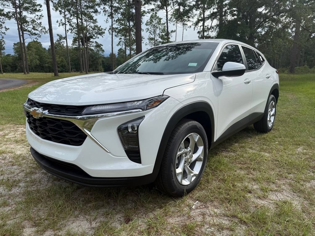 New 2026 Chevrolet Trax LS SUV