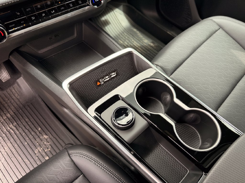 2027 Chevrolet Equinox LT - Photo 21