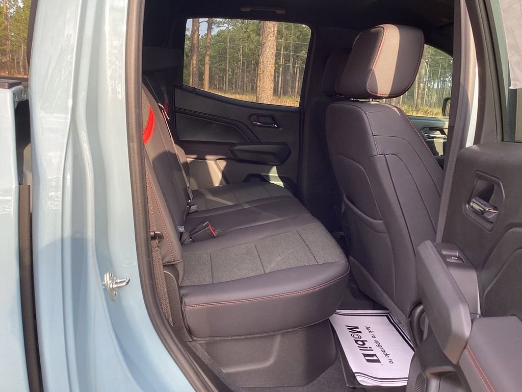 2025 Chevrolet Colorado Z71 - Photo 13