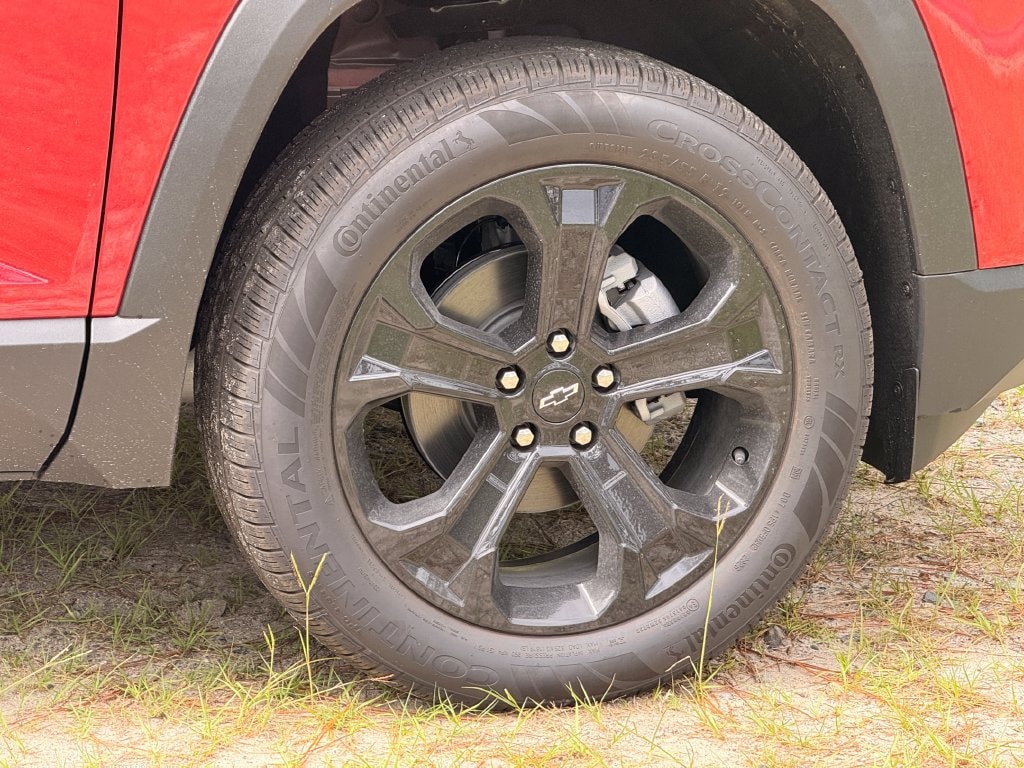 2027 Chevrolet Equinox LT - Photo 10