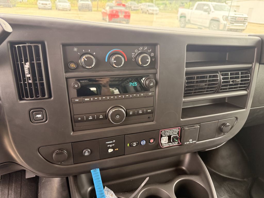 2025 Chevrolet Express Cargo Work Van - Photo 17