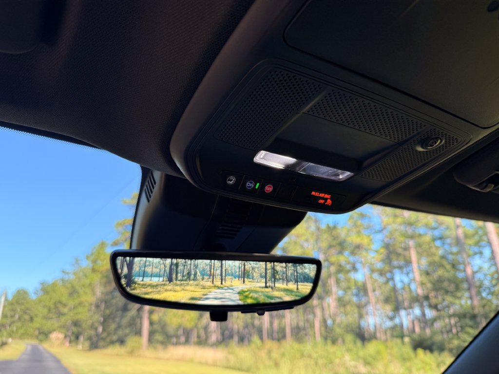 2027 Chevrolet Traverse LT - Photo 22