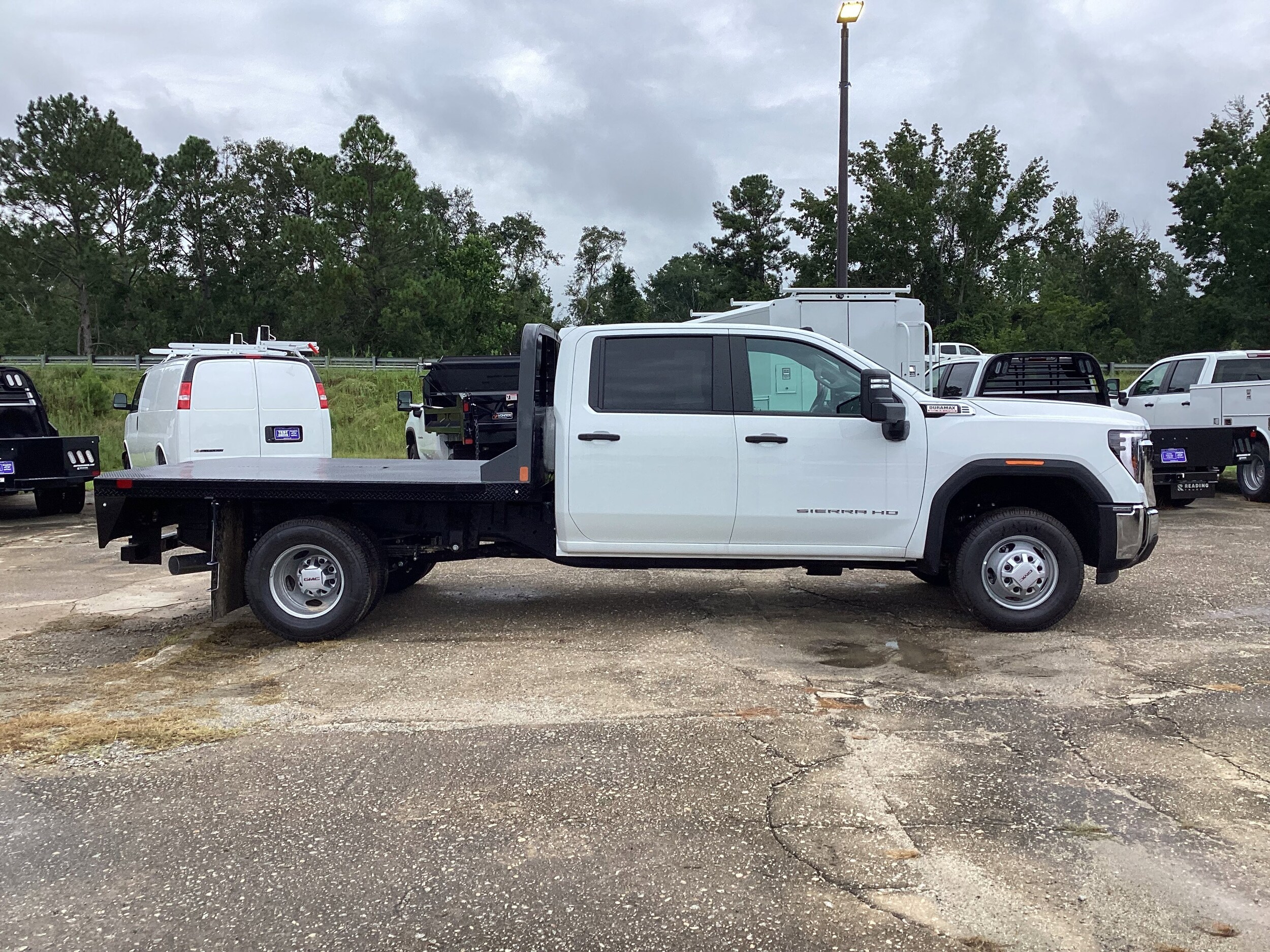 2025 Gmc Sierra 3500 HD Pro photo 4