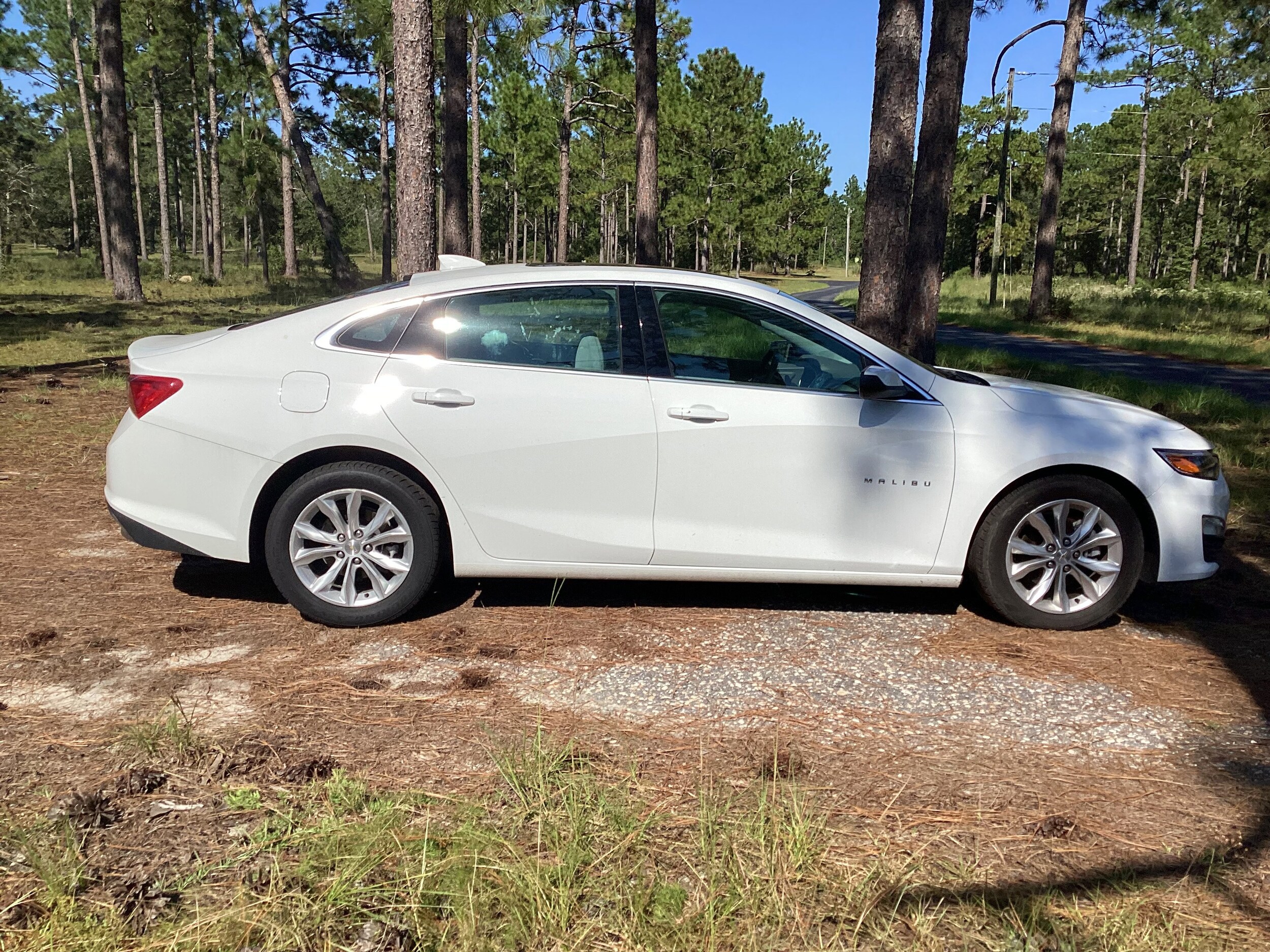 2024 Chevrolet Malibu 1LT photo 3