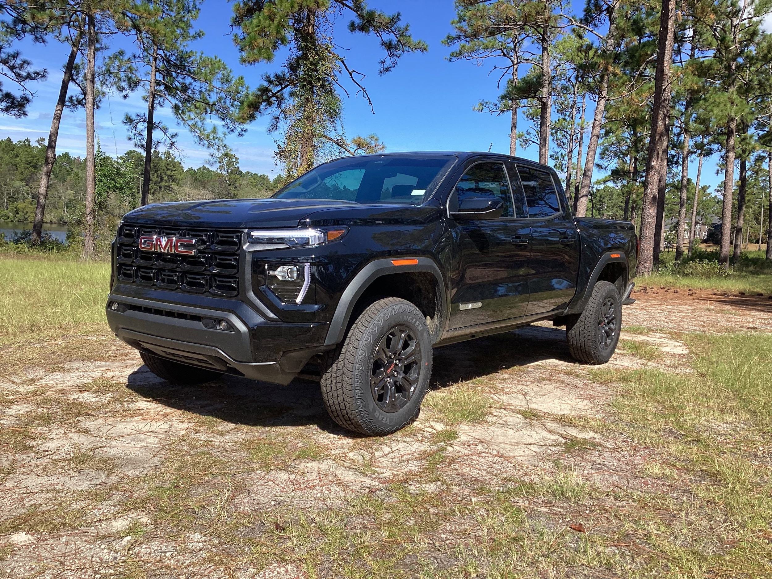 2025 GMC Canyon Elevation's photo