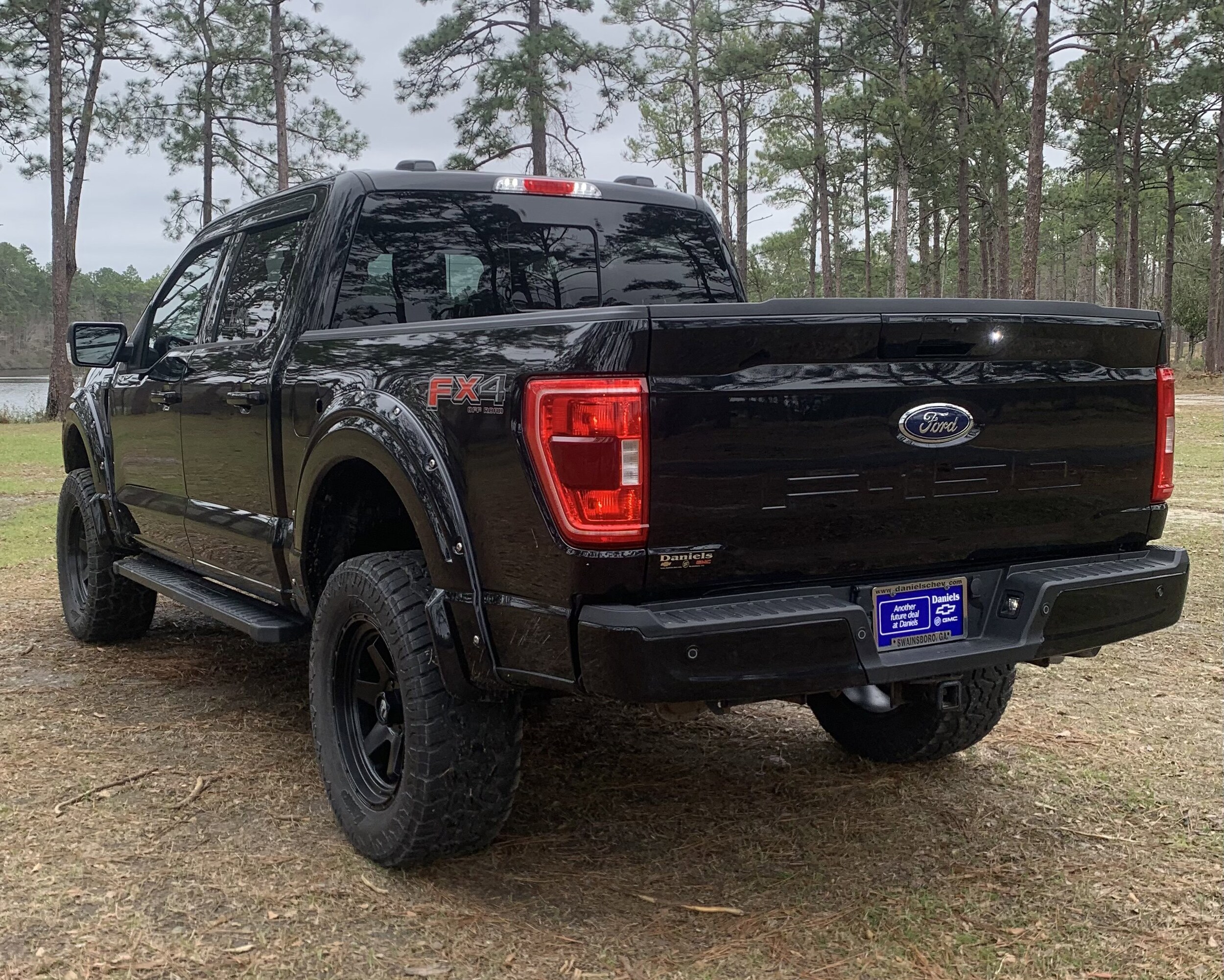 2021 Ford F-150 XLT photo 2