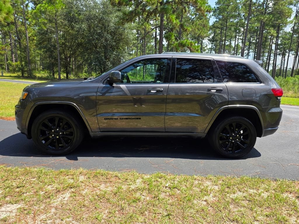 Used 2020 Jeep Grand Cherokee Laredo