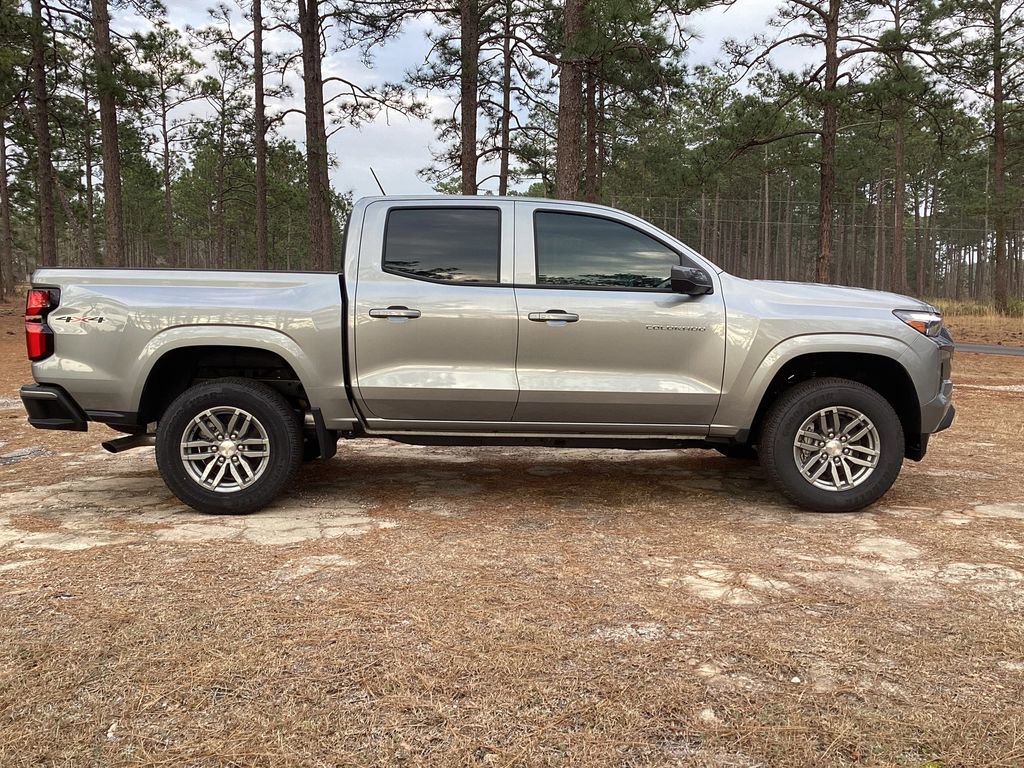 2025 Chevrolet Colorado LT - Photo 6