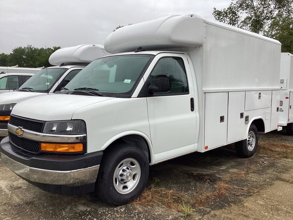 2025 Chevrolet Express Cutaway