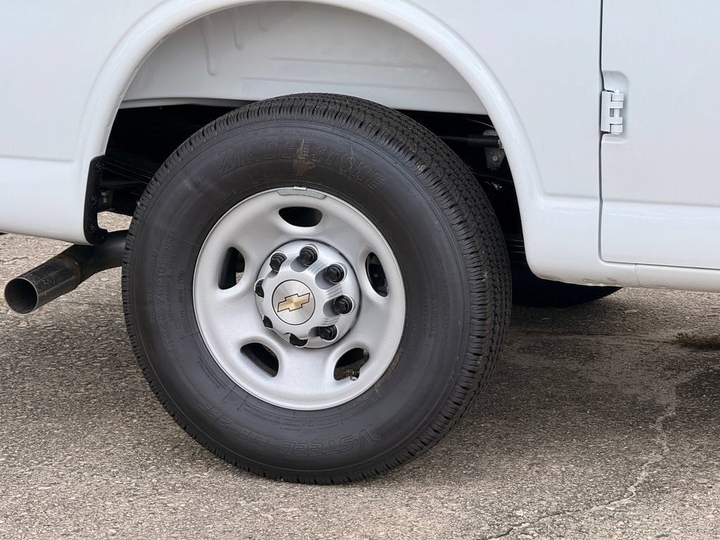 2026 Chevrolet Express Cargo Work Van - Photo 10