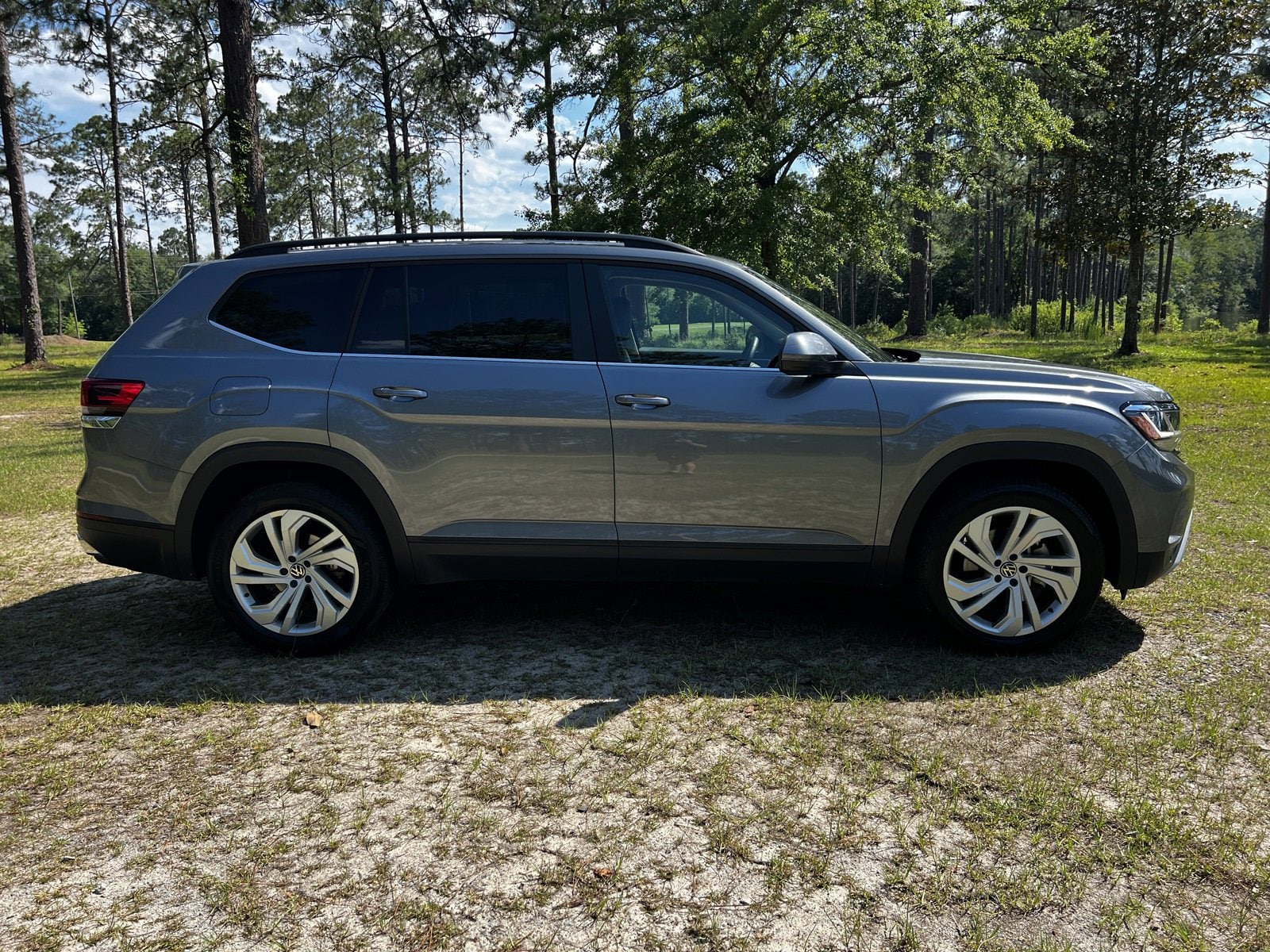 Used 2022 Volkswagen Atlas SE w/Tech with VIN 1V2HR2CA5NC540683 for sale in Swainsboro, GA