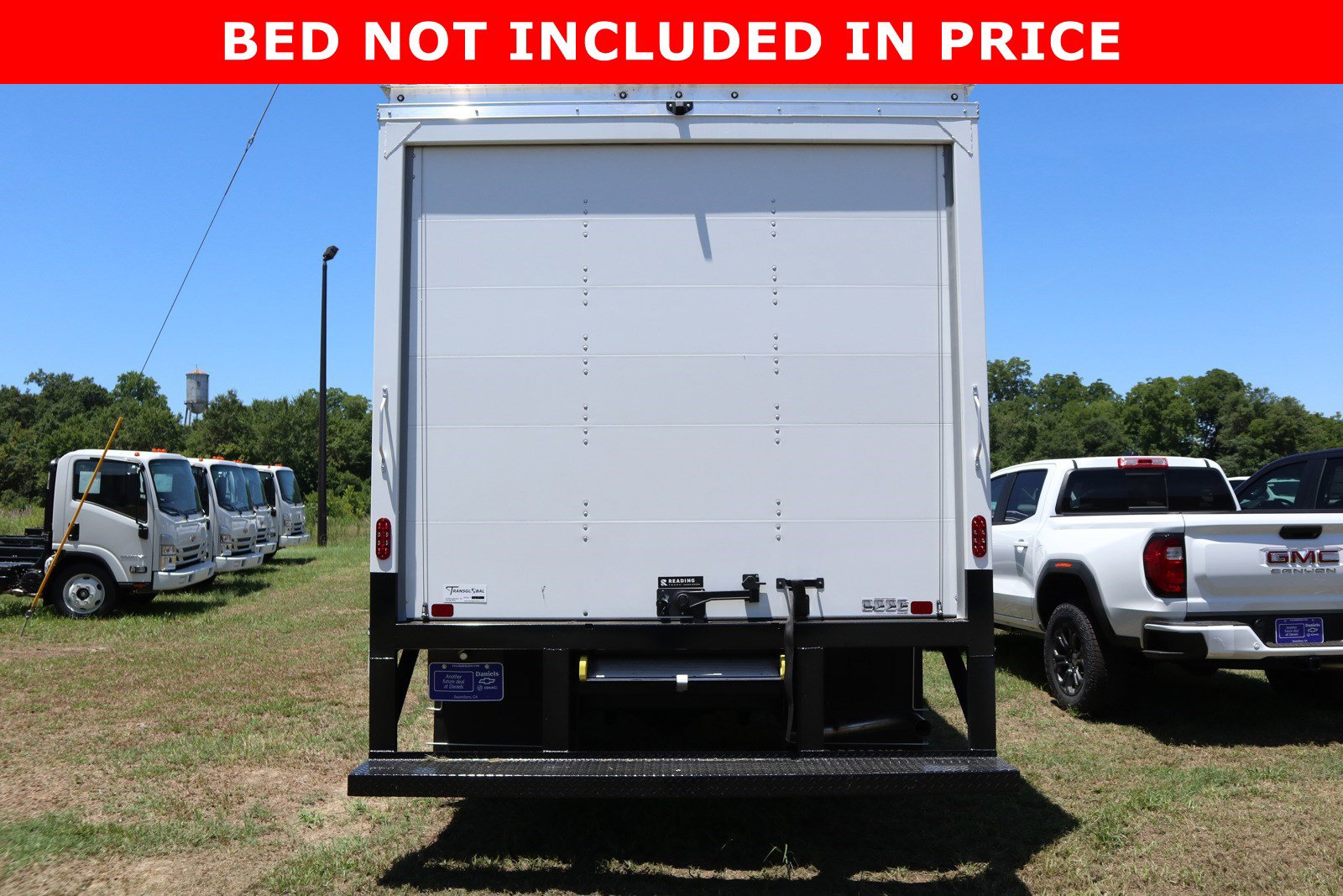 2024 Chevrolet Express Cutaway Base's photo