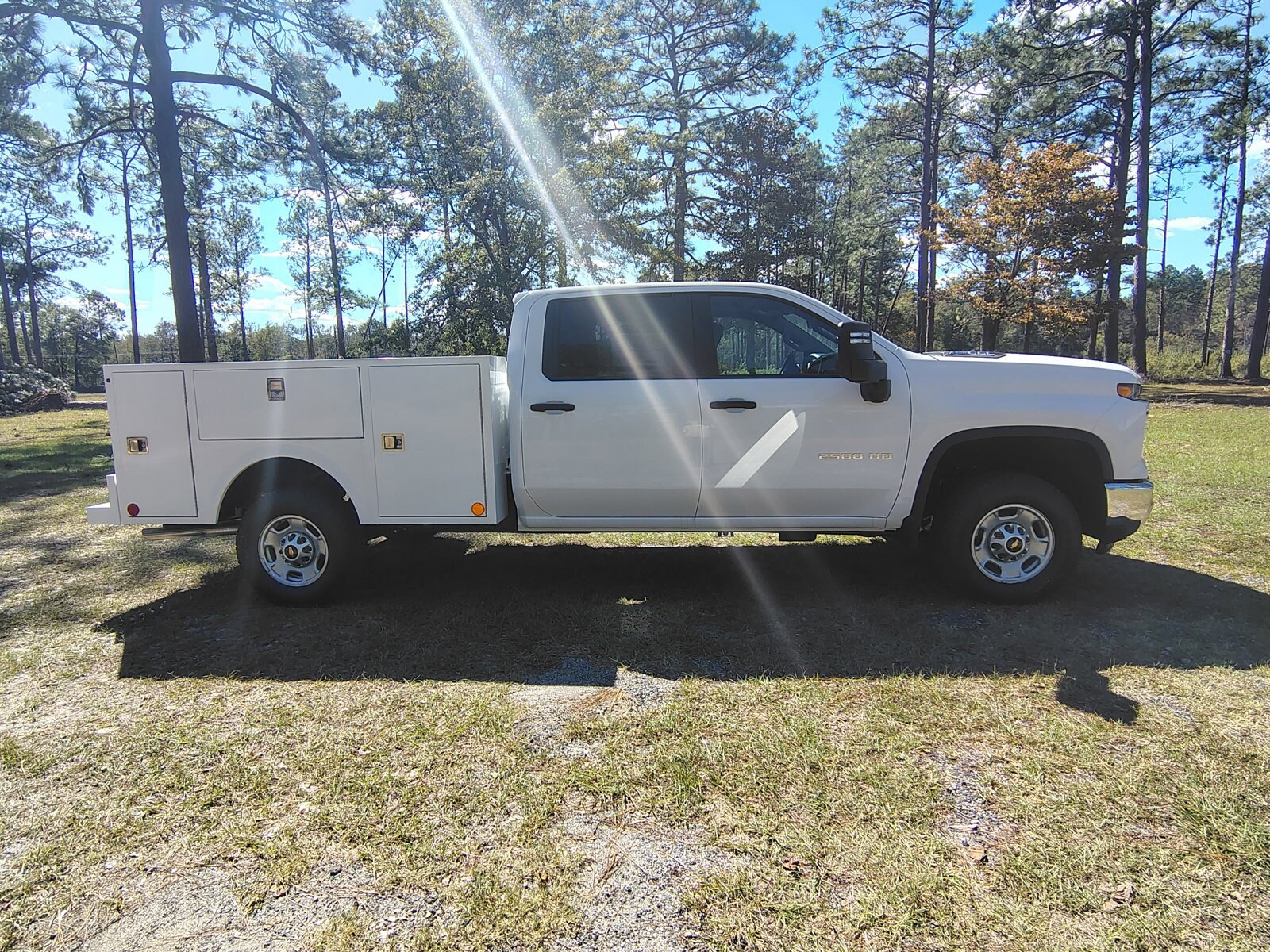 2024 Chevrolet Silverado 2500HD photo 2