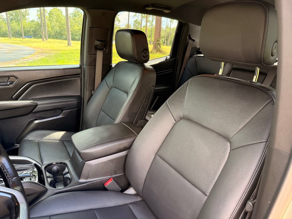2025 Chevrolet Colorado LT - Photo 12