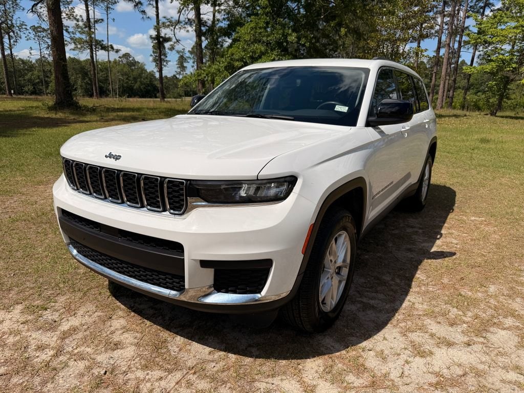 2023 Jeep Grand Cherokee L Laredo L's photo