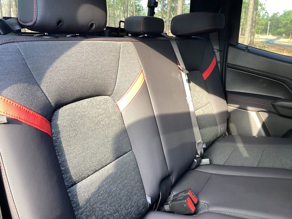 2025 Chevrolet Colorado Z71 - Photo 12