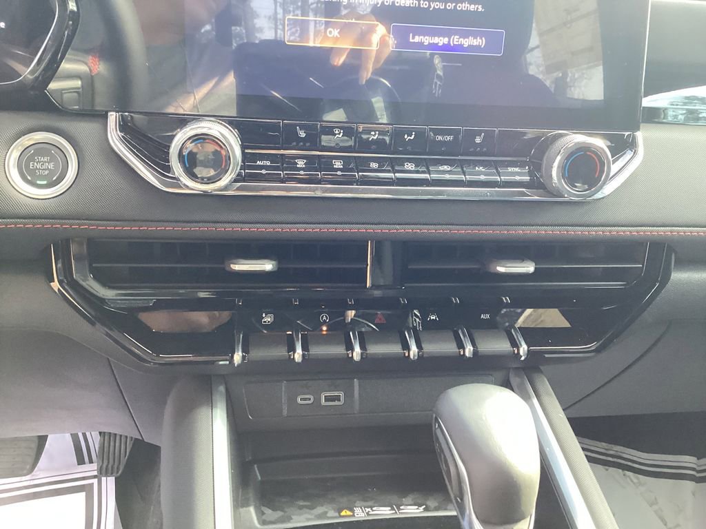 2025 Chevrolet Colorado Z71 - Photo 17