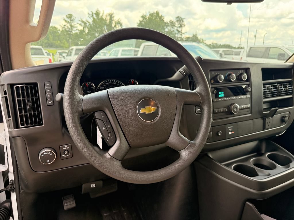 2026 Chevrolet Express Cargo Work Van - Photo 18