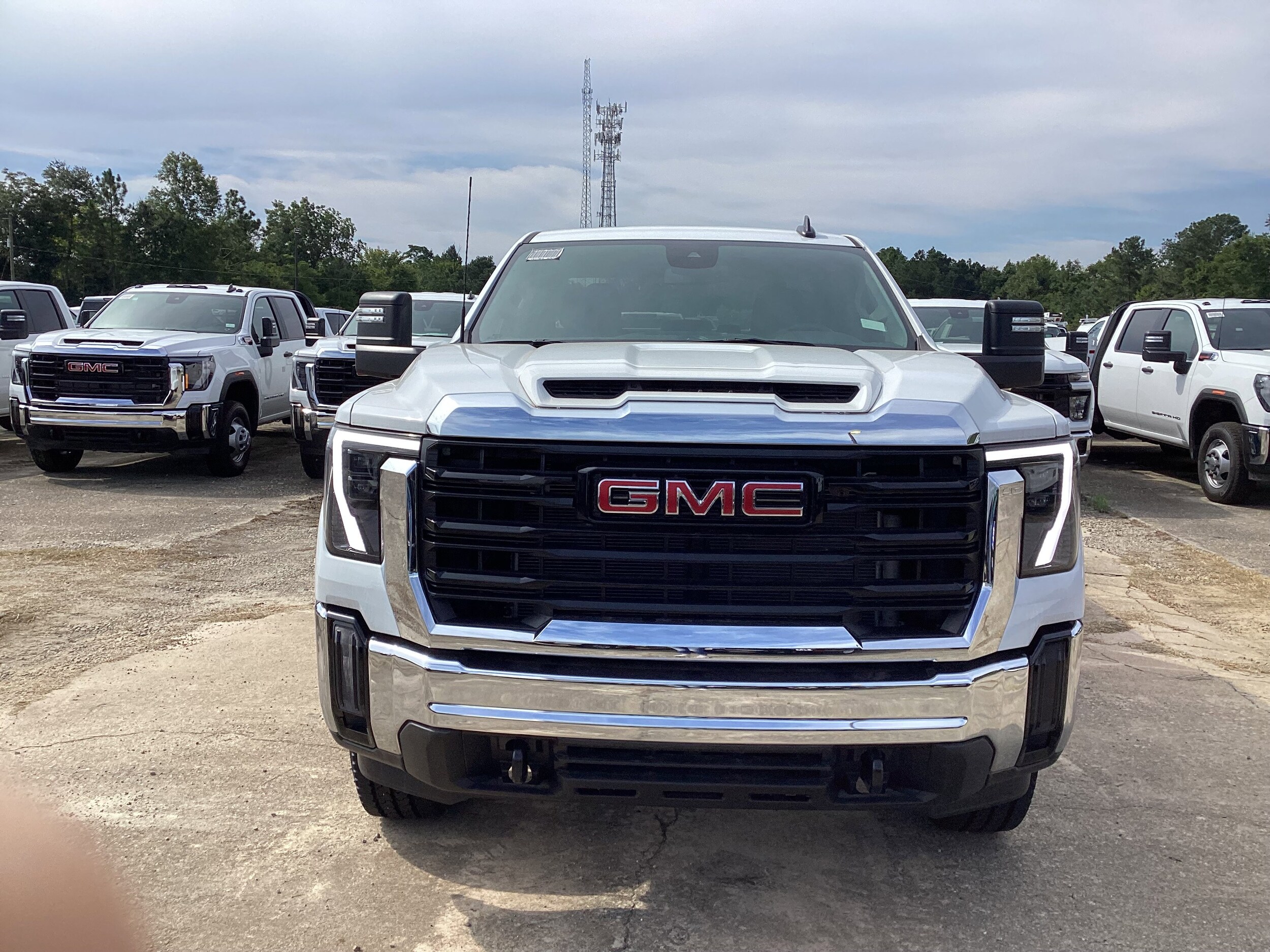 2025 Gmc Sierra Pro photo 2