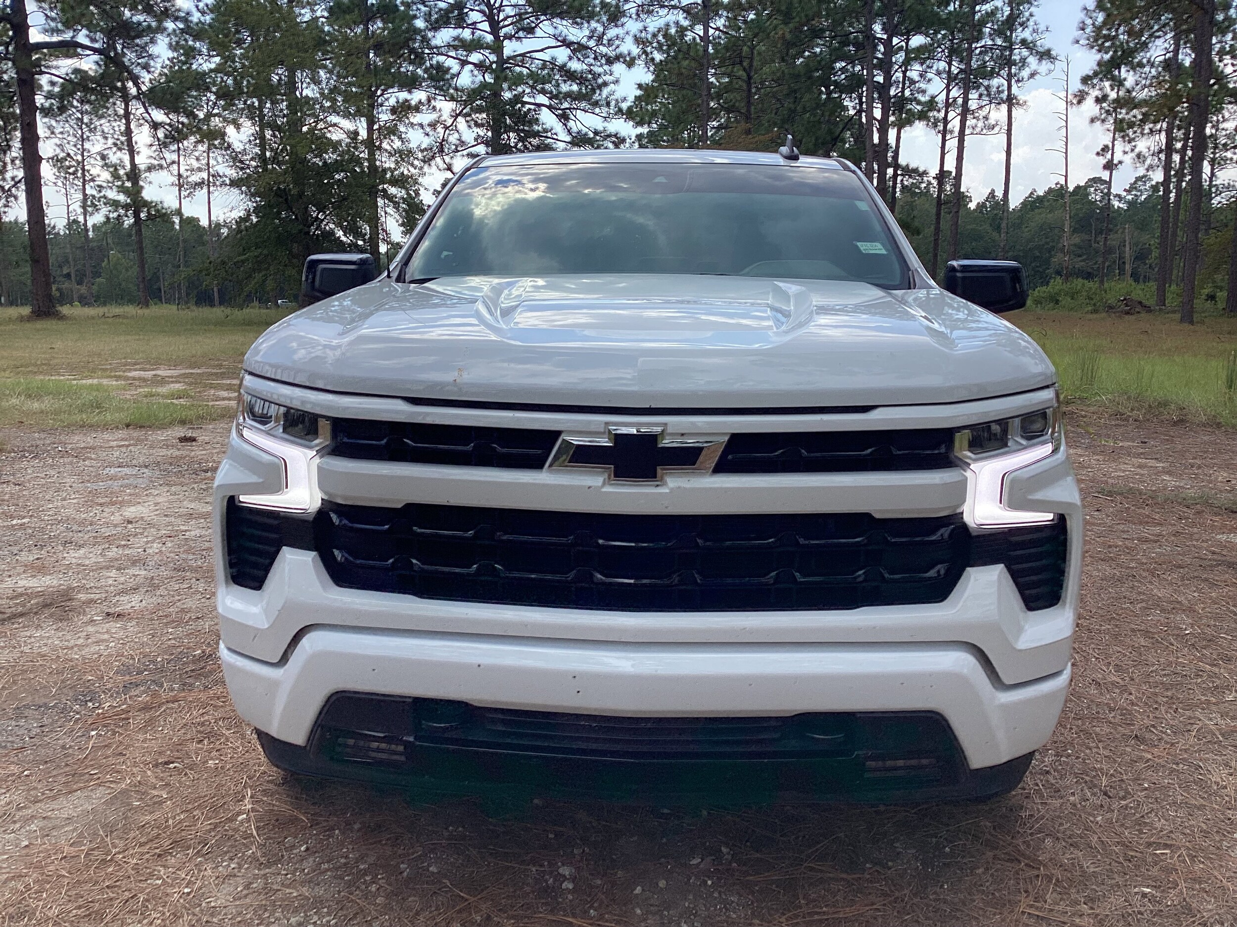 2024 Chevrolet Silverado 1500 RST photo 2