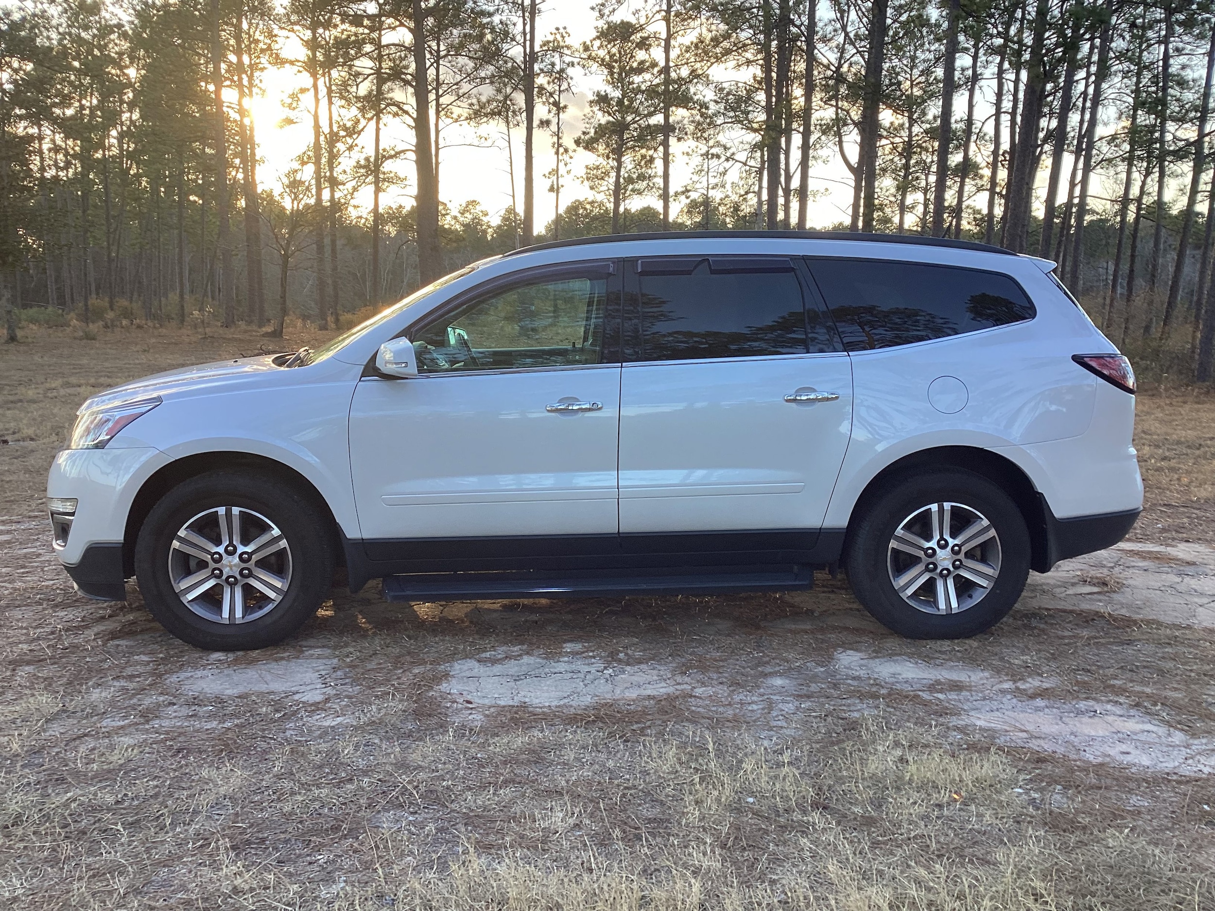Used 2017 Chevrolet Traverse 2LT with VIN 1GNKRHKD4HJ270942 for sale in Swainsboro, GA