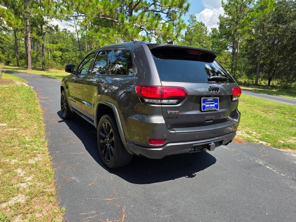 Used 2020 Jeep Grand Cherokee Laredo