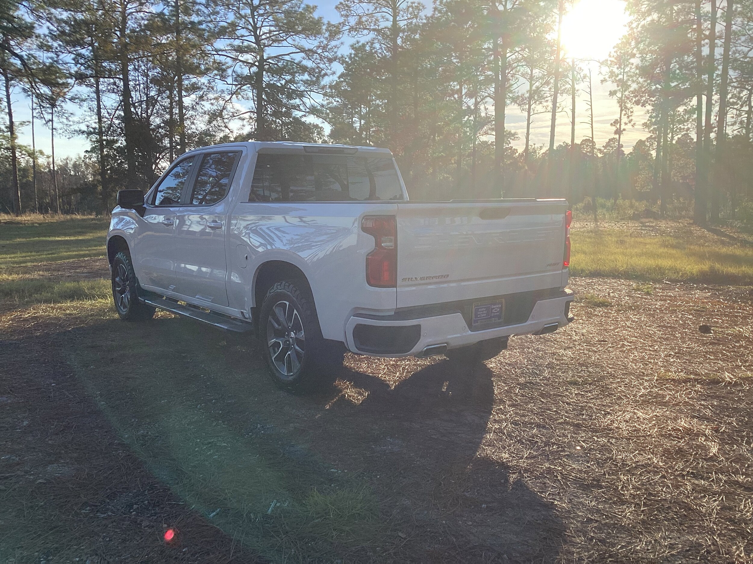 2023 Chevrolet Silverado 1500 RST photo 2