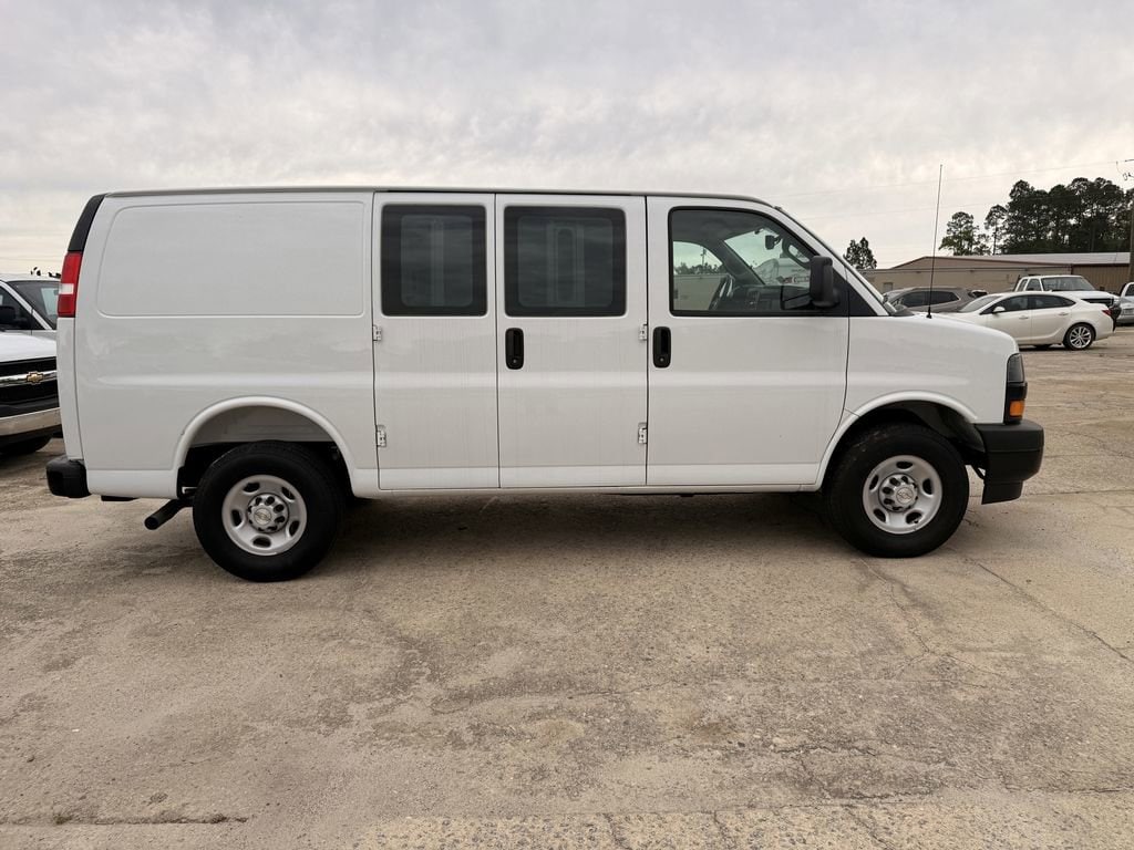 2025 Chevrolet Express Cargo Work Van - Photo 6