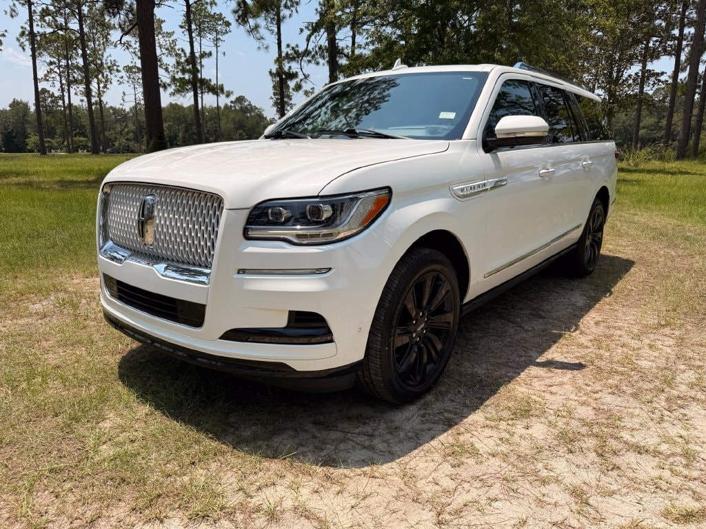 2023 Lincoln Navigator