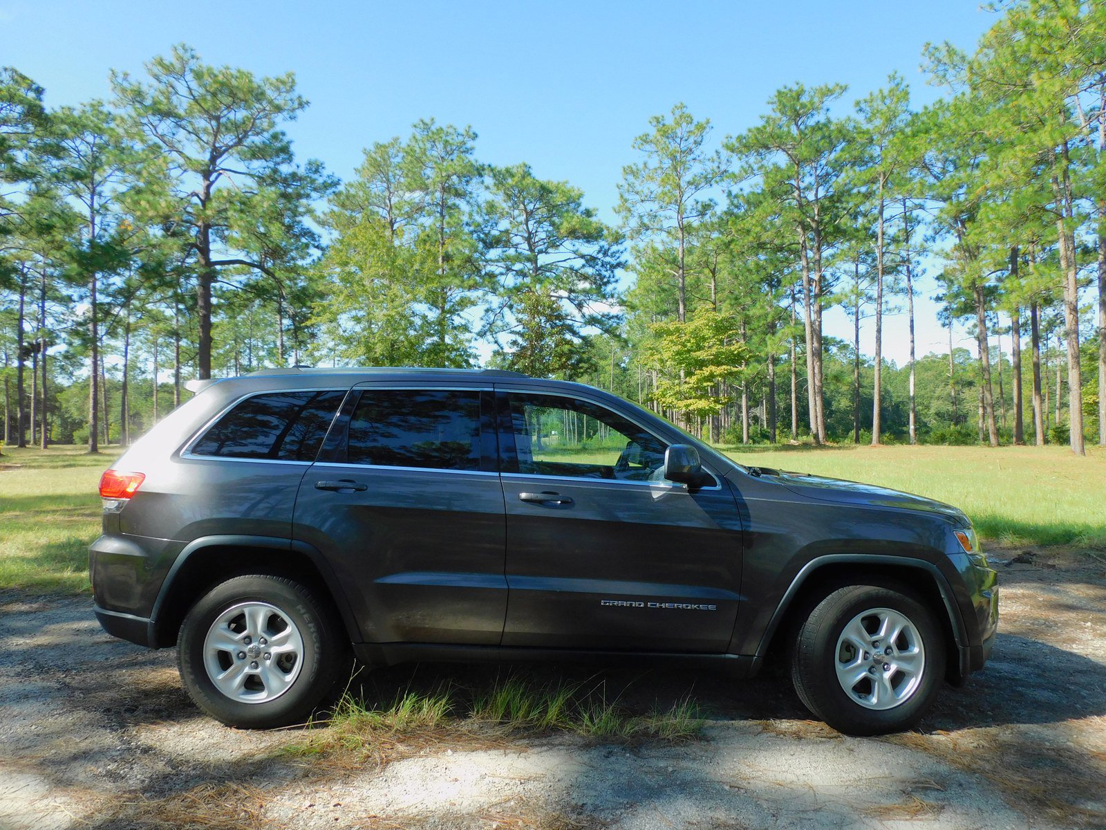 Used 2015 Jeep Grand Cherokee Laredo E with VIN 1C4RJEAG3FC895178 for sale in Swainsboro, GA