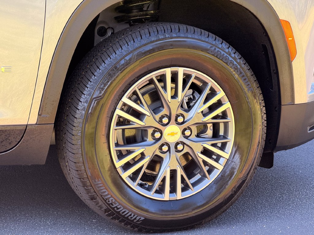 2027 Chevrolet Traverse LT - Photo 9