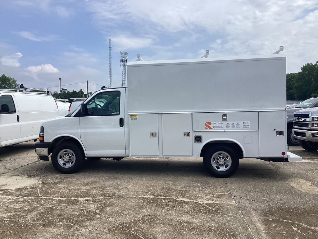 2025 Chevrolet Express Cutaway