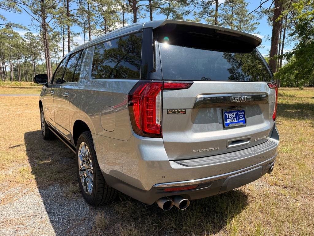 Used 2024 GMC Yukon XL Denali Ultimate SUV