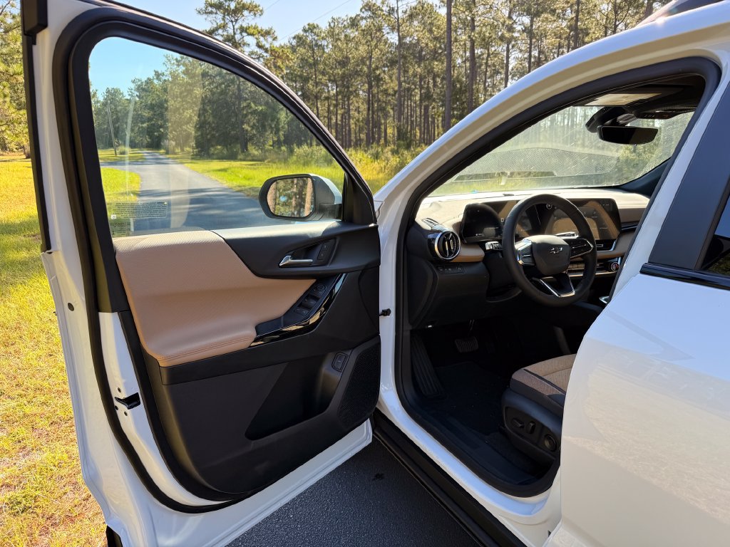 2027 Chevrolet Equinox ACTIV - Photo 11