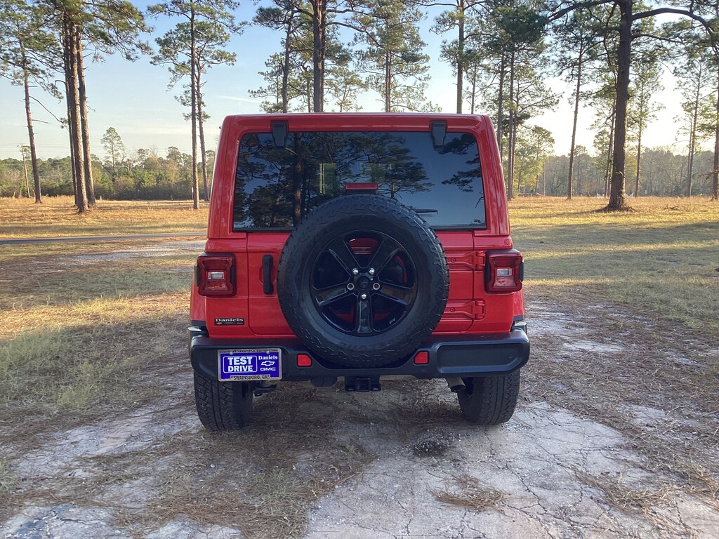 Used 2022 Jeep Wrangler Unlimited Sahara Altitude