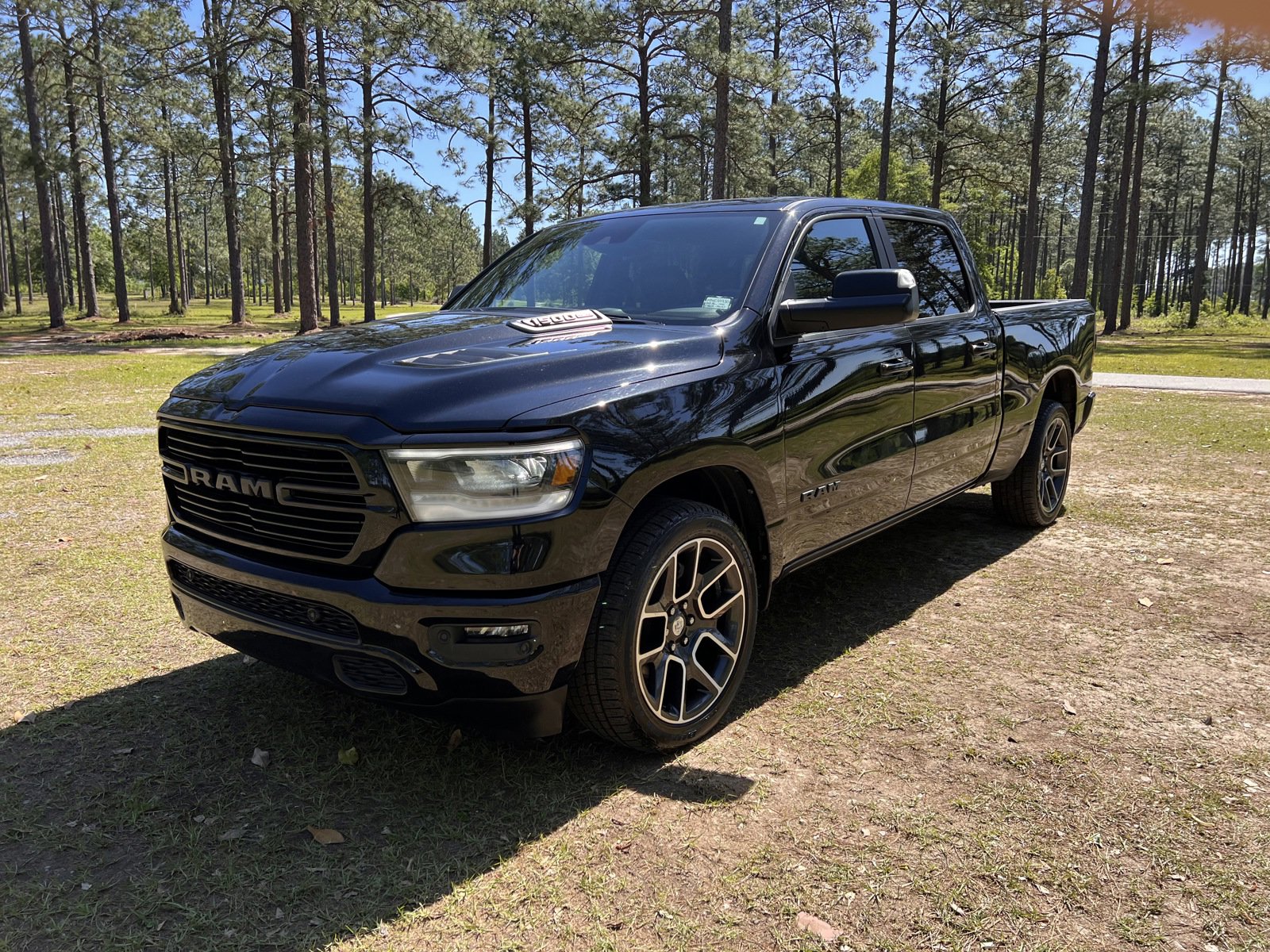 2021 Ram 1500 Sport photo 2