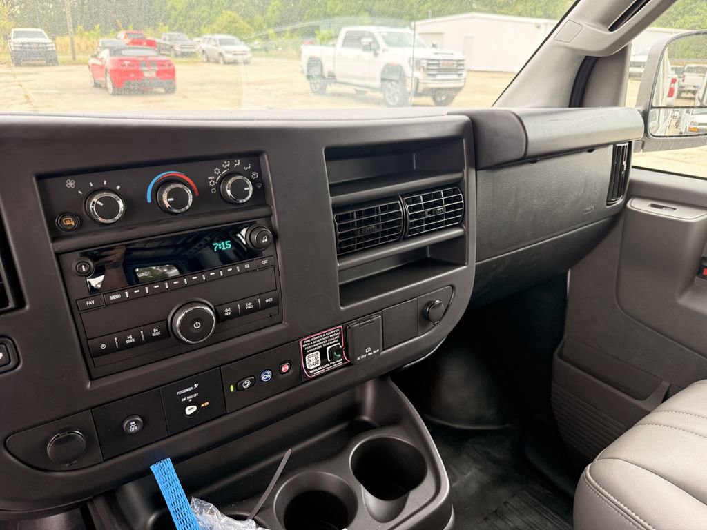 2025 Chevrolet Express Cargo Work Van - Photo 16