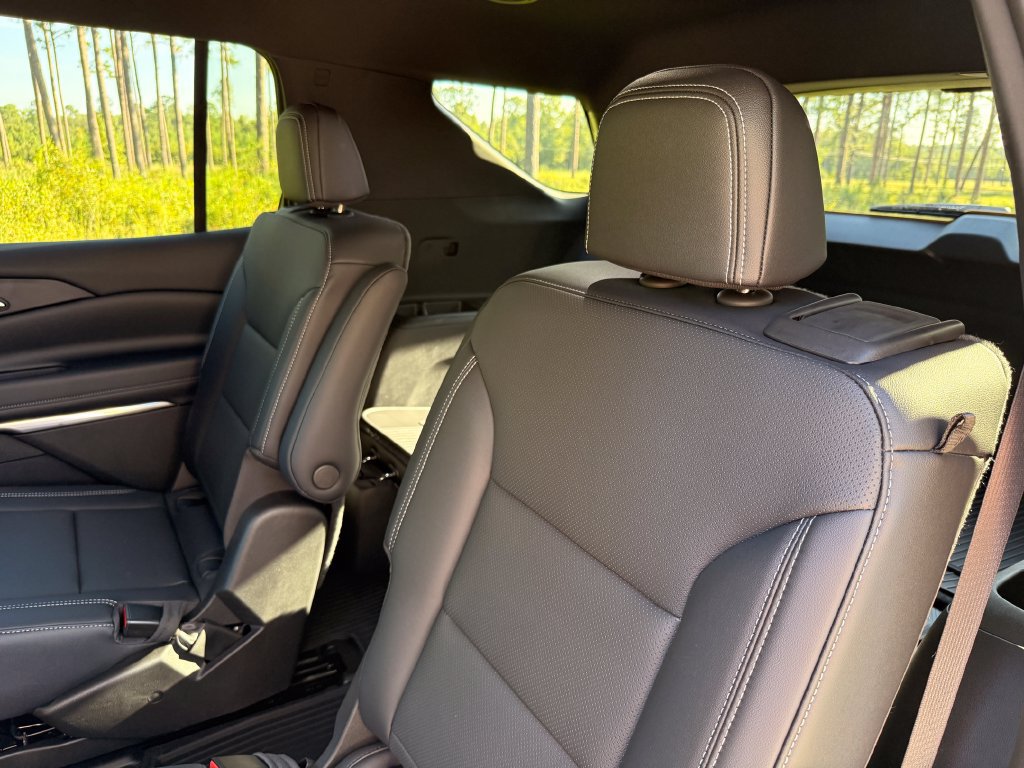 2027 Chevrolet Traverse LT - Photo 26