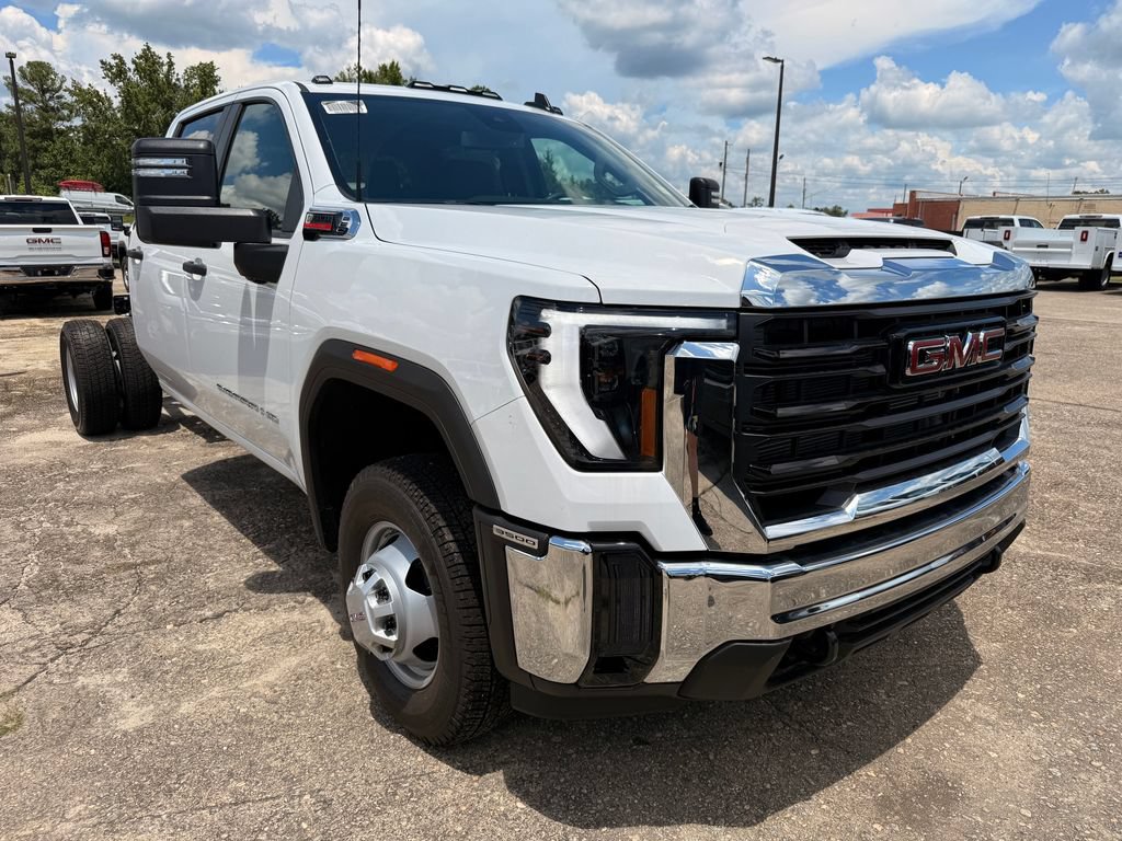 2026 GMC Sierra 3500 Chassis Cab Pro - Photo 7