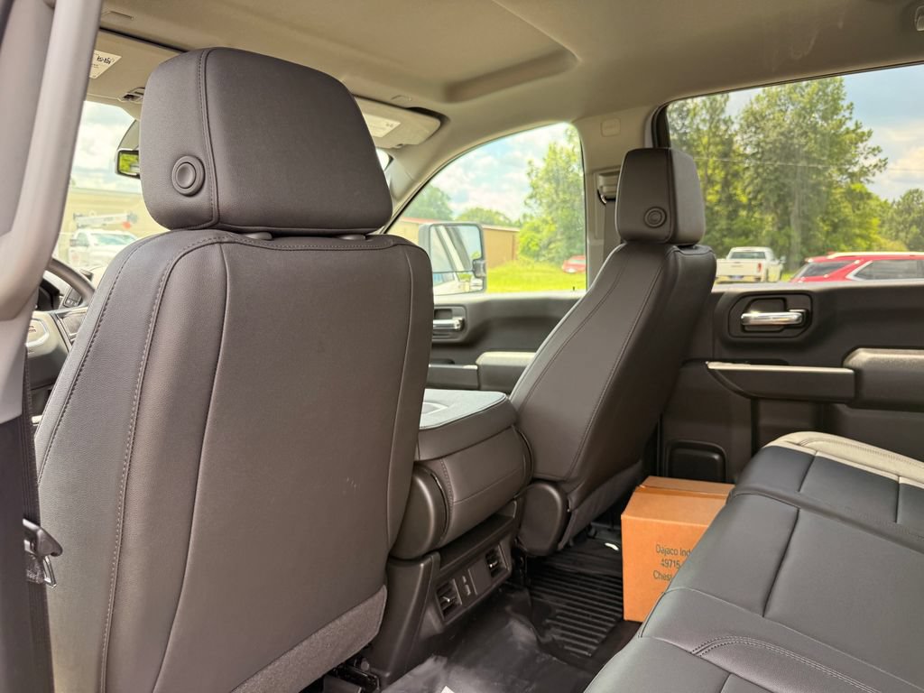 2025 GMC Sierra 3500 Chassis Cab Pro - Photo 25
