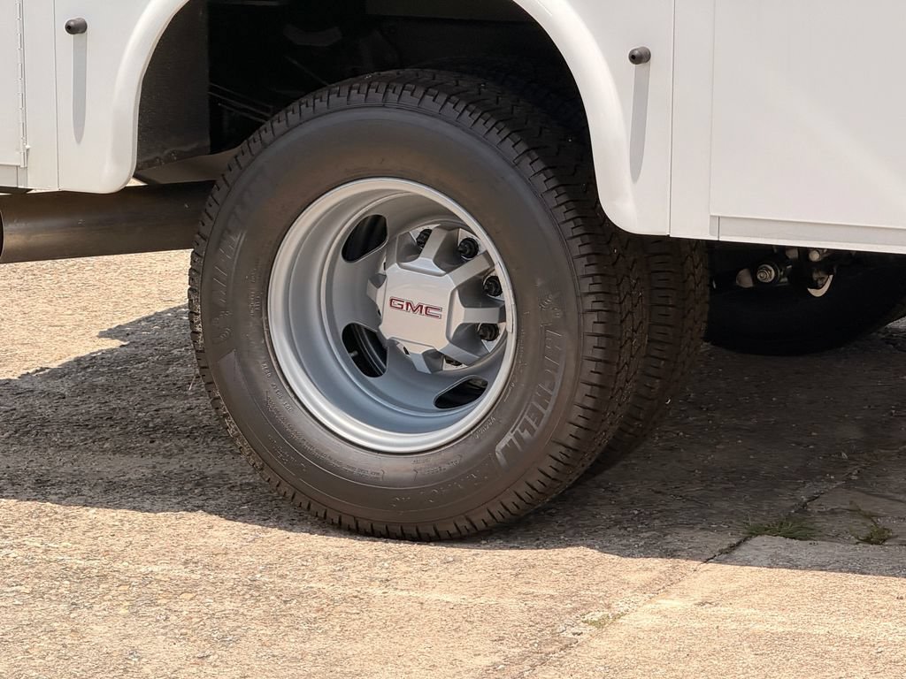 2026 GMC Sierra 3500 Chassis Cab Pro - Photo 10