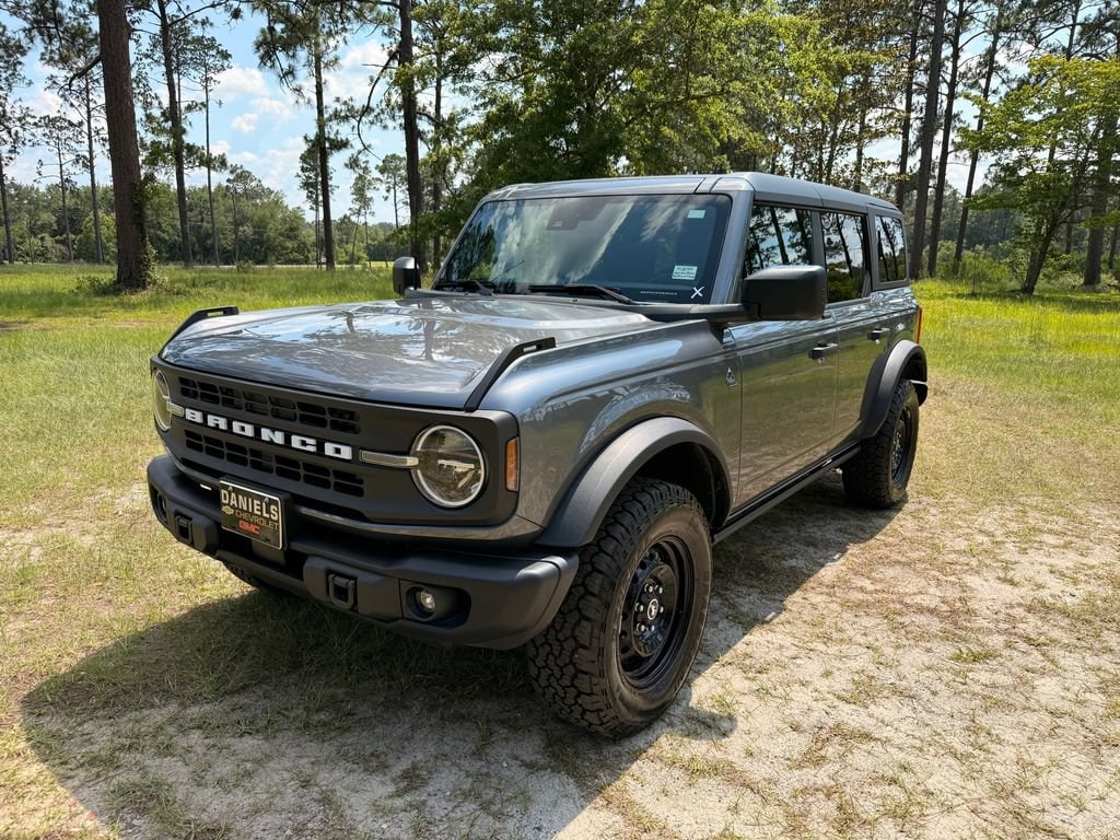 2023 Ford Bronco Black Diamond Mid (322A) 4x4's photo