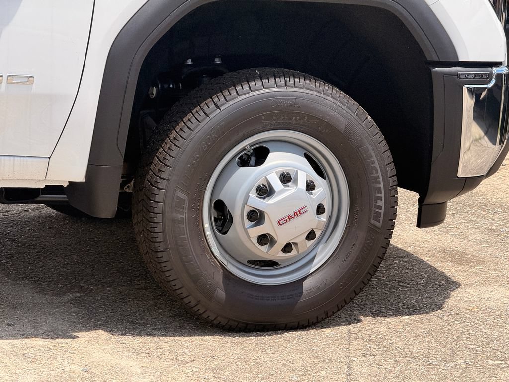 2026 GMC Sierra 3500 Chassis Cab Pro - Photo 10