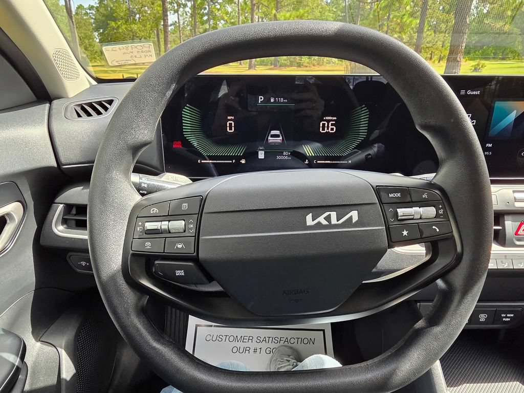 2025 Kia K4 LXS - Photo 33