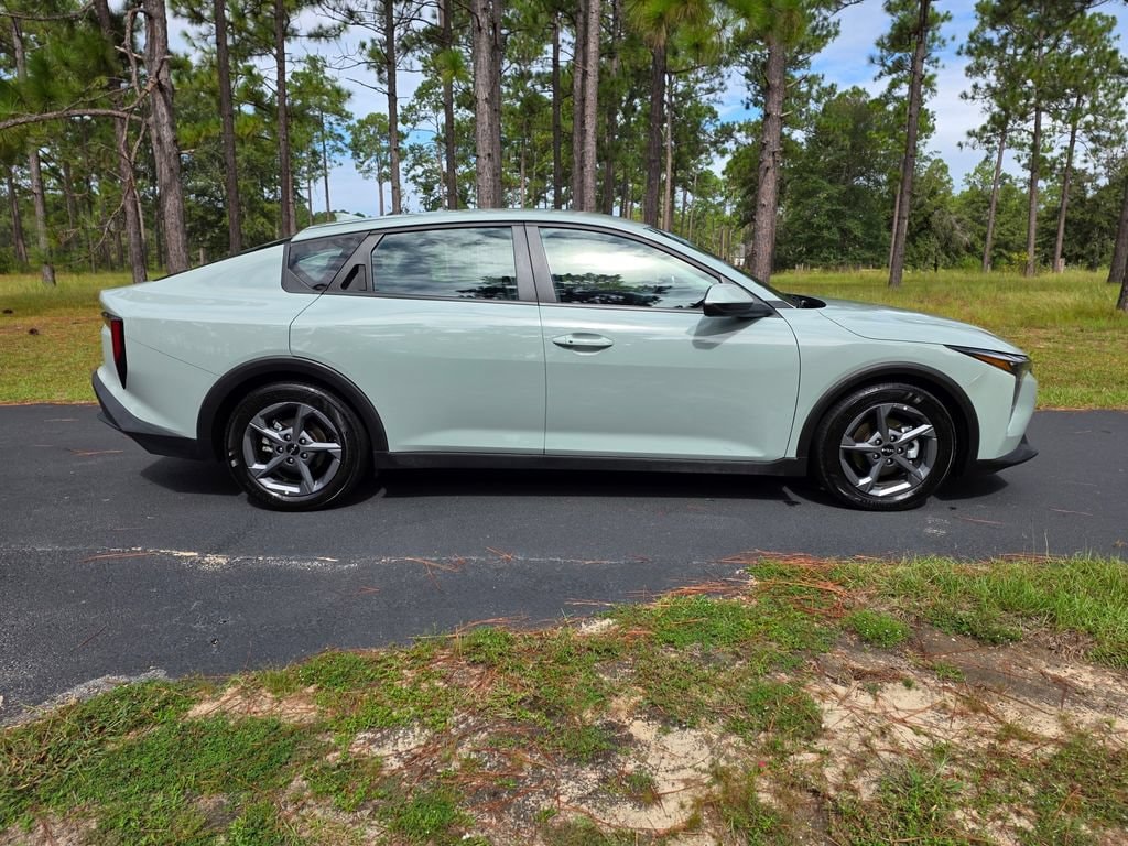 2025 Kia K4 LXS - Photo 6