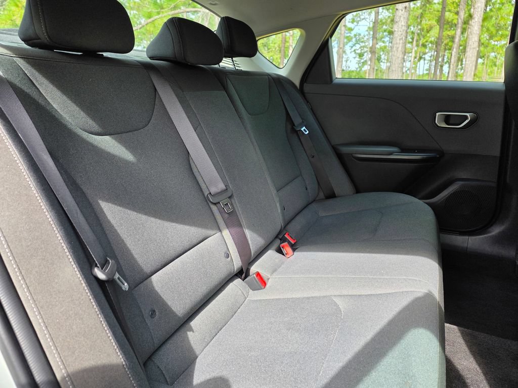 2025 Kia K4 LXS - Photo 21