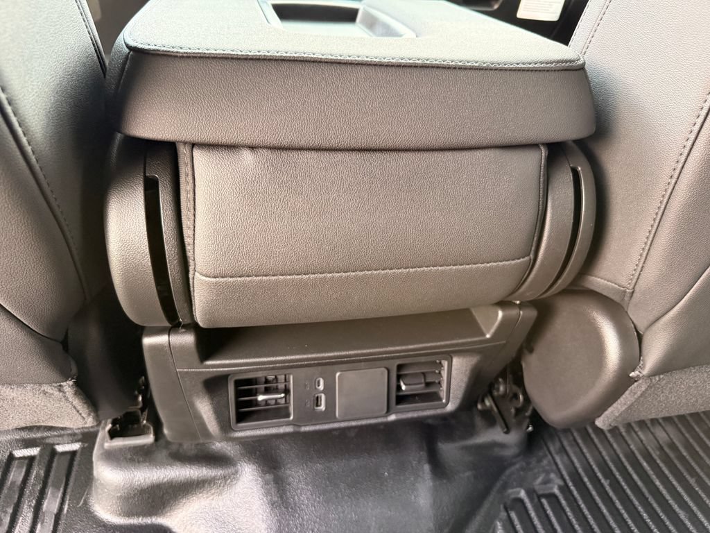 2025 GMC Sierra 3500 Chassis Cab Pro - Photo 26